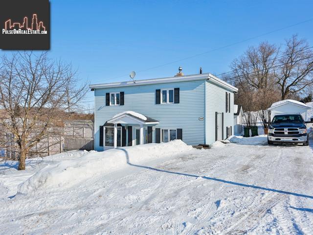 Property 2980 Ch. De La Rive main img