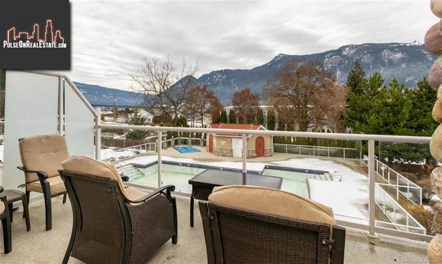 Property #22 1130 Riverside Avenue main img