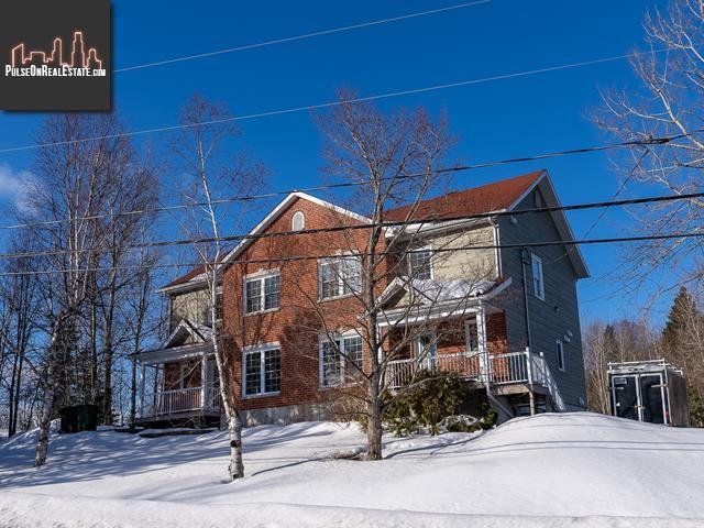 Property 211 Rue Villeneuve img1