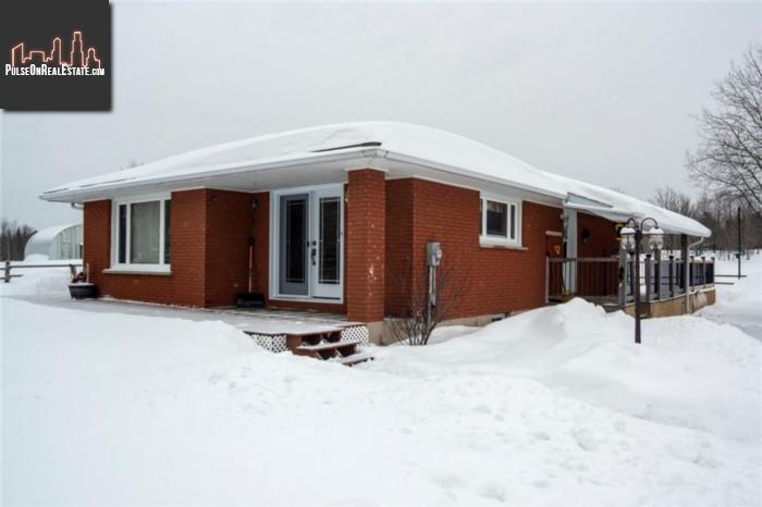 Property 2593 Doran Road main img