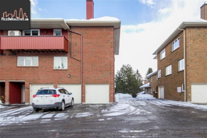 Property 404 Stratas Court main img