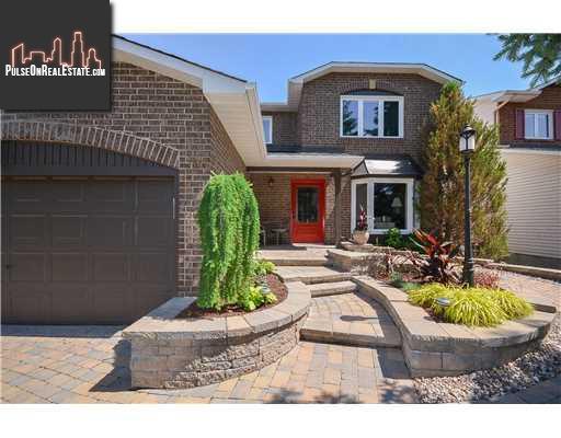 Property 746 Hauteview Crescent main img