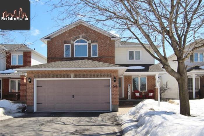 Property 54 Steggall Crescent main img