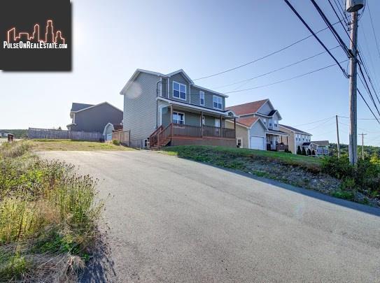 Property 399 St. Thomas Line main img
