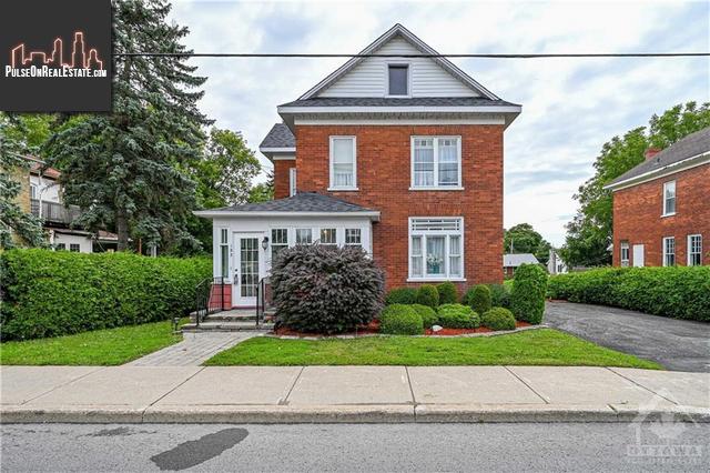 Property 123 Brockville Street main img