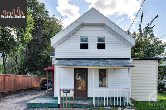 Property 1162 St Pierre Street main img