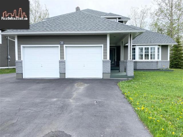 Property 29 Pond Road main img