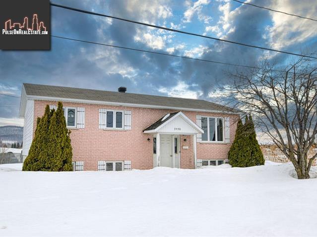 Property 2938 Rue Meunier main img