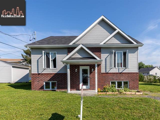 Property 11 Rue Papineau main img