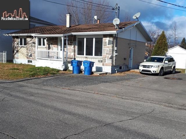 Property 295 Rue Bourgeoys O. main img