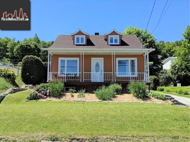 Property 1052 Rue Principale main img
