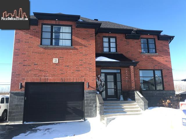 Property 31 Rue Moliere main img