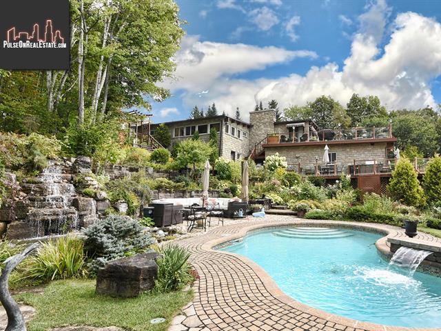 Property 15 Place Des Piverts main img