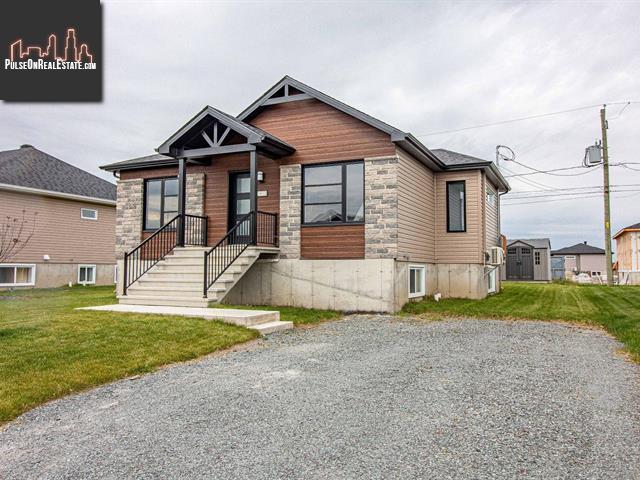 Property 2810 Rue St-Damase main img