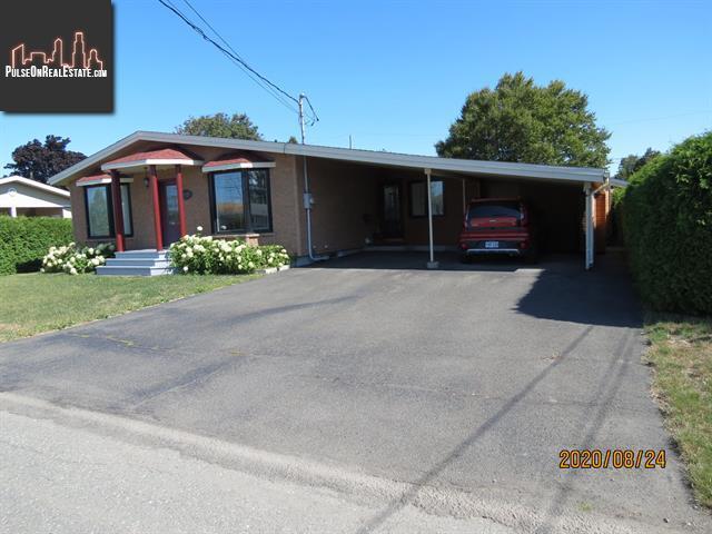 Property 303 Rue Gerin-Lajoie main img