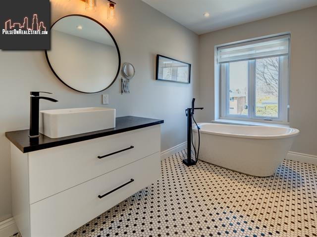 Property 2712 Rue Labrie main img