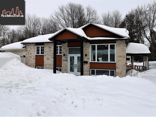Property 82 Av. Napoleon main img