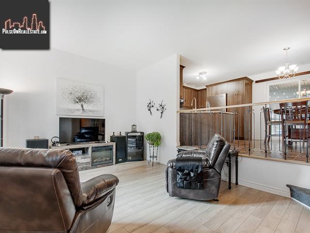 Property 300 Rue Isabelle img1