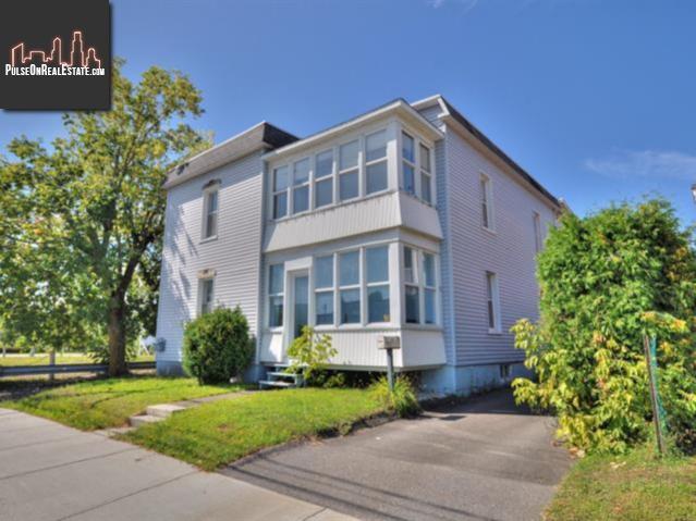 Property 374-376 Rue Robinson S. main img