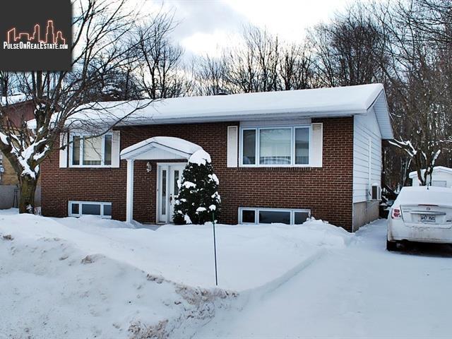 Property 885 Rue Collins main img