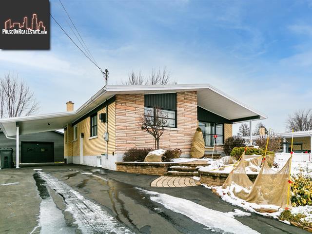 Property 427 Rue Victoria main img