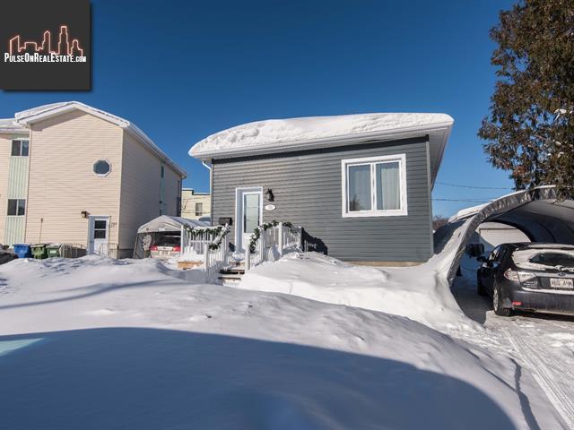 Property 163 Av. Champlain main img