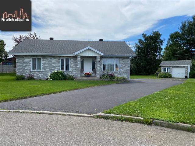 Property 399 Rue Sirois main img