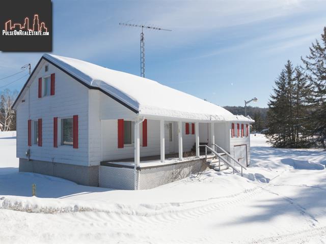Property 861 Ch. De Ste-Emelie main img