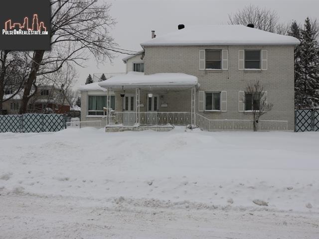 Property 297-299 Av. George-V main img