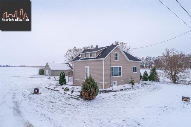 Property 3325 Lakeshore Rd 302 main img