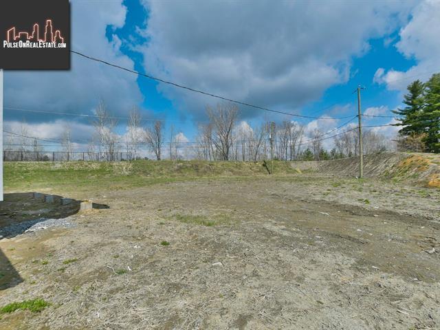 Property 427 Rue Francine img1