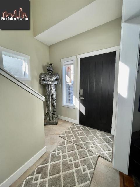 Property 2050 Lawrence Avenue img1