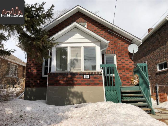 Property 204 Oak Street main img