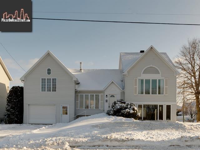 Property 1489 Rue Napoleon main img