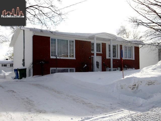 Property 32 Av. Du Parc main img