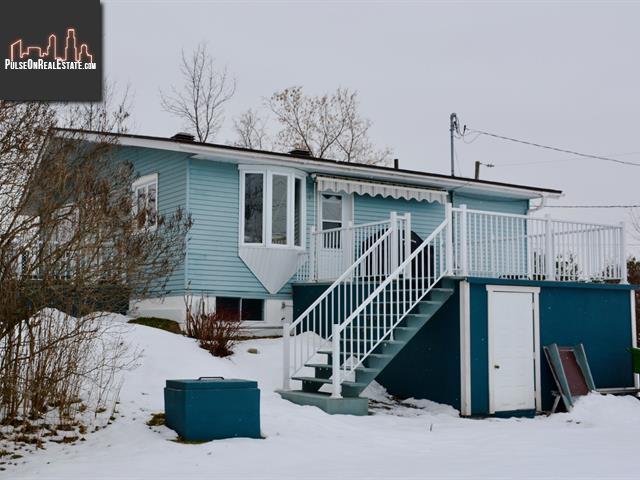 Property 700 Ch. De La Cote-Cachee main img