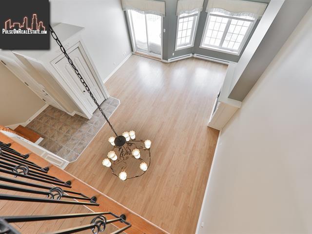 Property #301-3 Place Du Haut-Bois main img