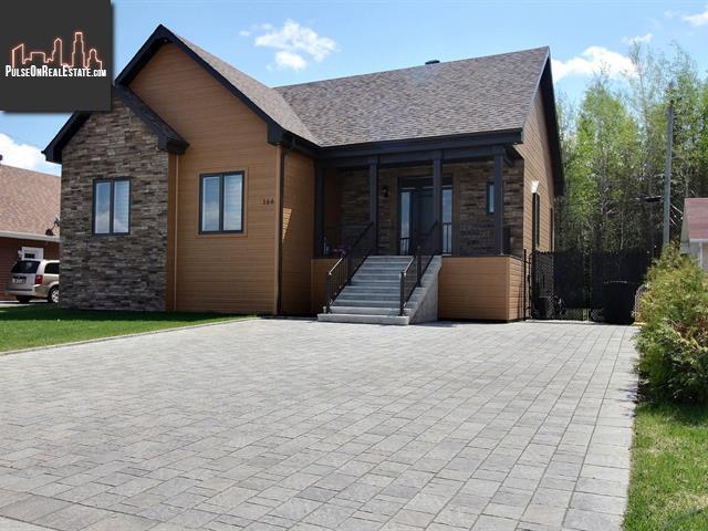 Property 166 Rue Roy main img