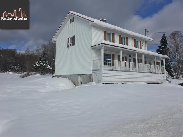 Property 4849 Av. Royale main img