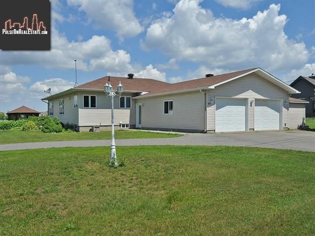 Property 1010 Rue Des Malards main img