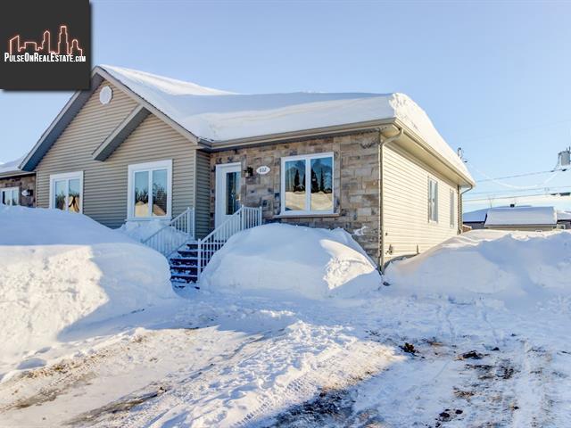 Property 802 Av. Des Dalles main img