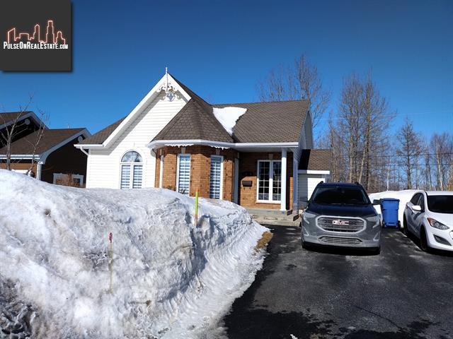 Property 1259 Rue Dandonneau main img