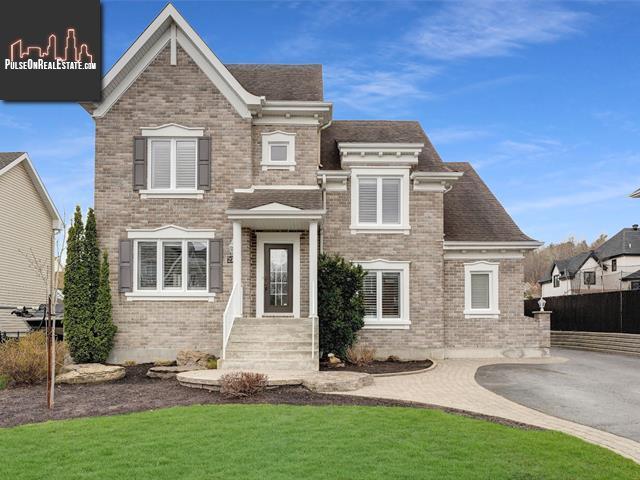 Property 2761z-2763z Rue Des Chardonnerets main img