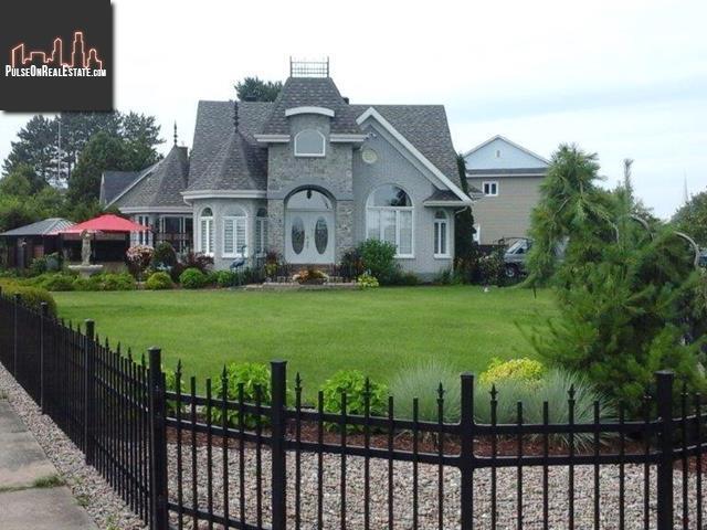 Property 243 1re Avenue main img