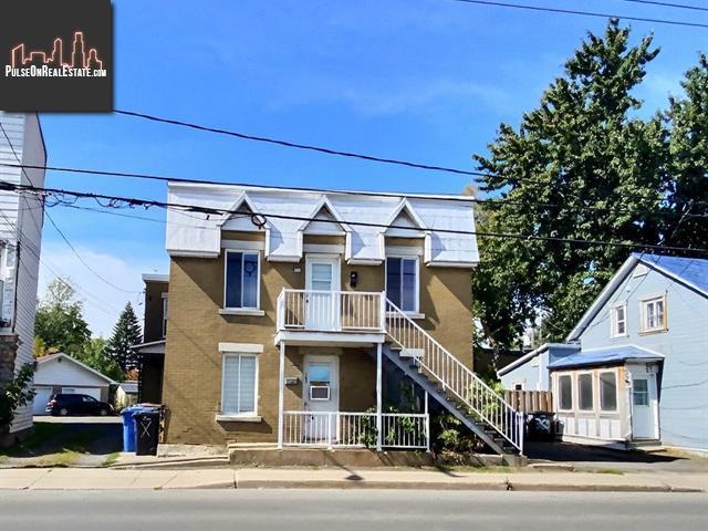 Property 363-365 Rue St-Charles-Borromee N. main img