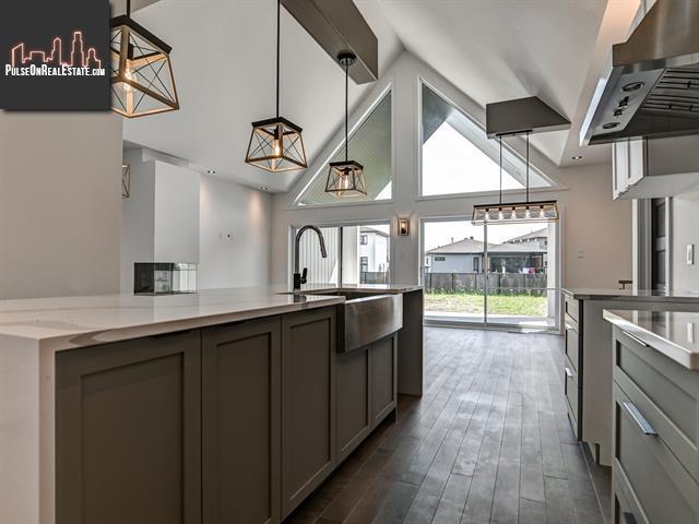 Property 2020 Av. De Salaberry main img