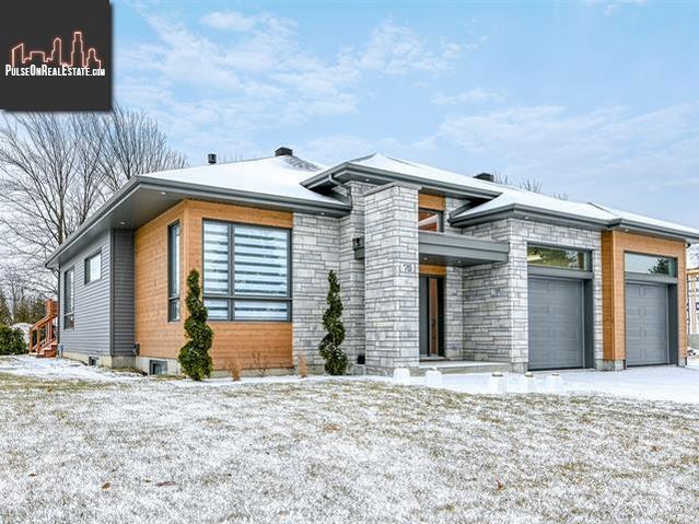 Property 80 Rue Robitaille main img