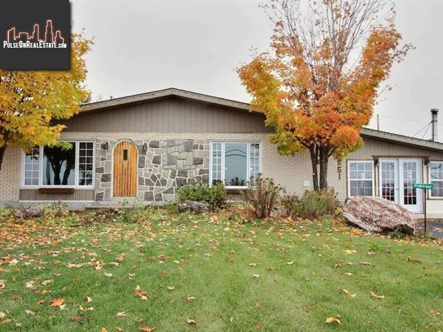 Property 251 Boul. Perron O. main img