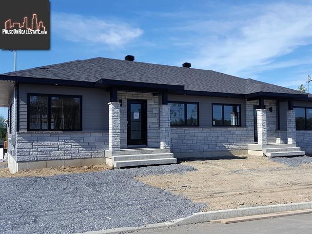 Property 707 Rue Jolliet main img