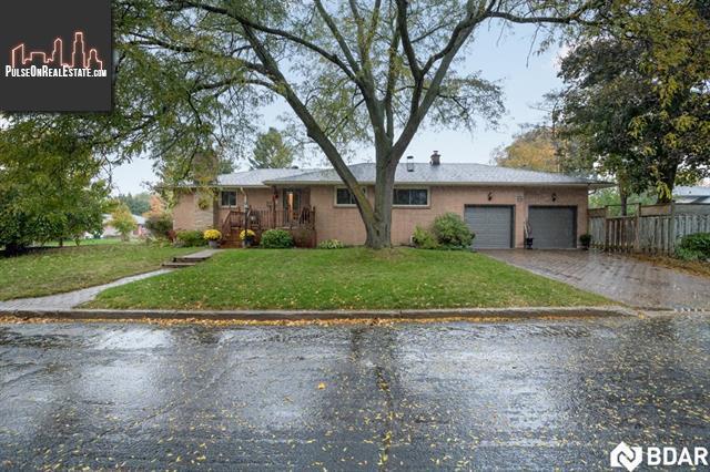 Property 12 Parkdale Crescent main img